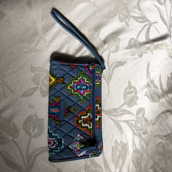 NWT Vera Bradley RFID Wristlet front zip Wallet - Picture 2 of 8